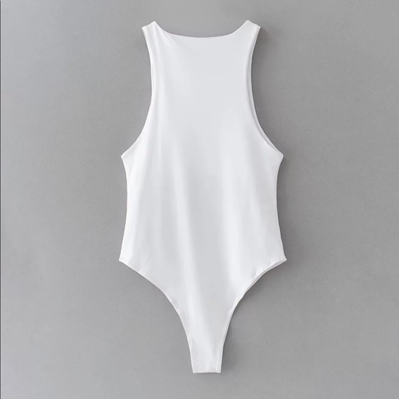 COPY - Sleeveless white bodysuit. - Picture 2 of 2